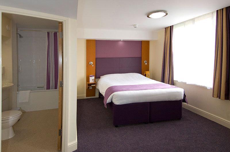 Premier Inn Bournemouth Central エクステリア 写真