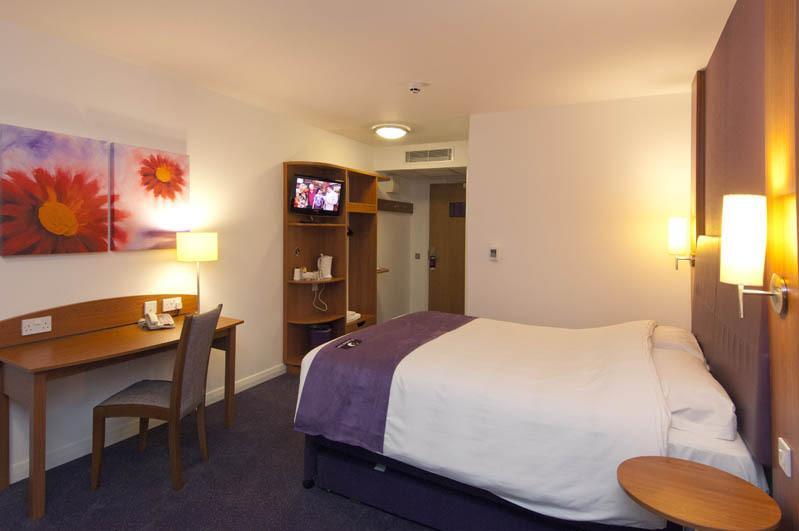 Premier Inn Bournemouth Central エクステリア 写真